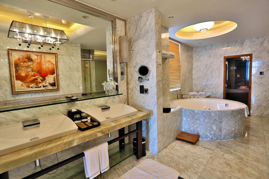 Howard Johnson Kaina Plaza Changzhou تشانغتشو المظهر الخارجي الصورة